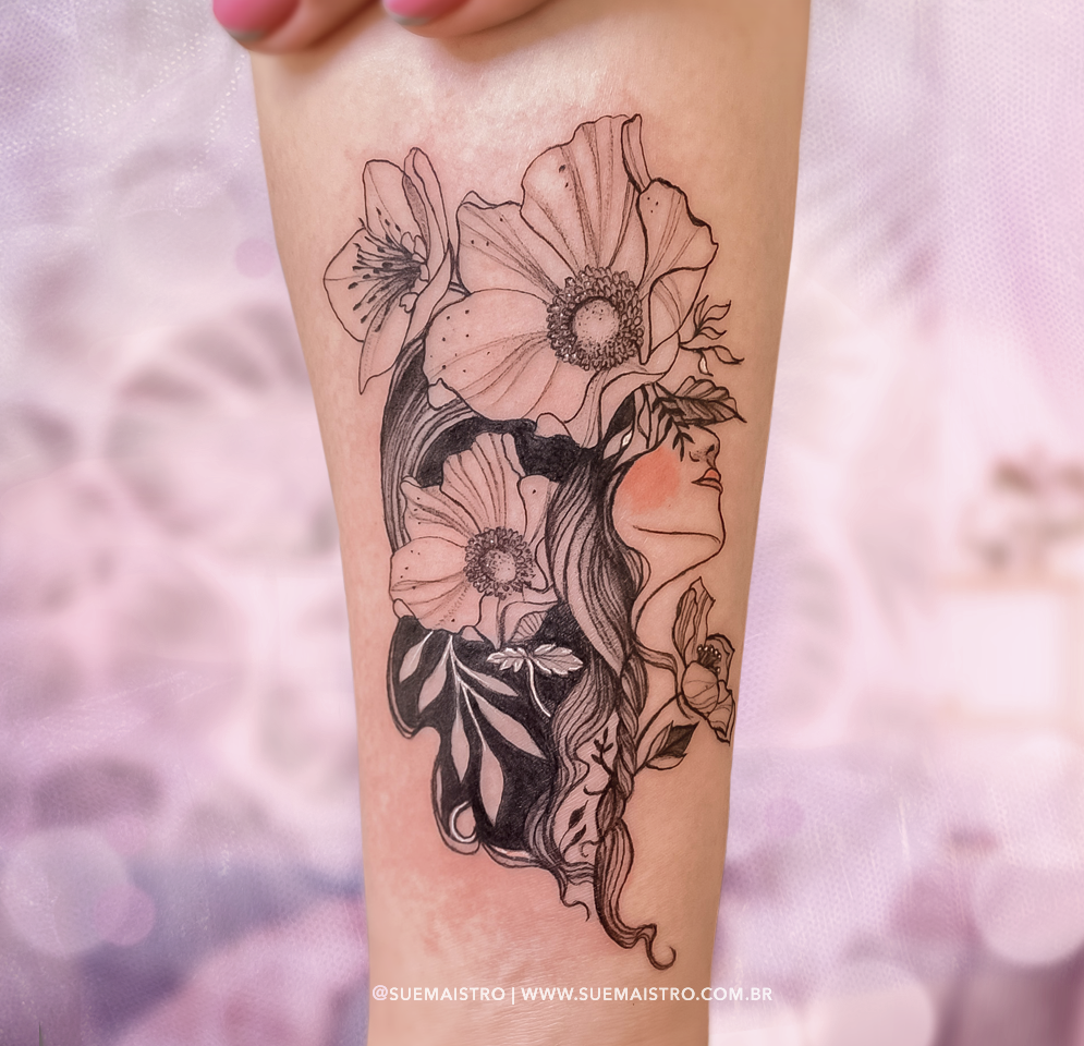 Tatuagem mulher Floral