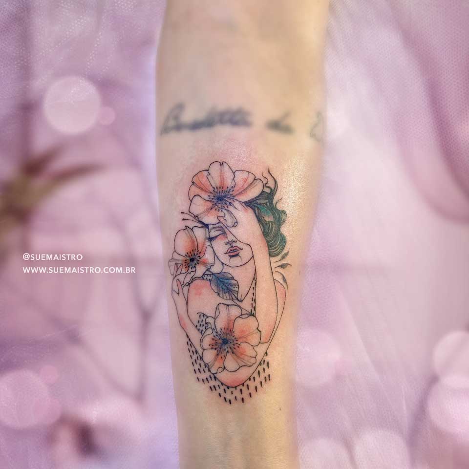 tatuagem feminina delicada